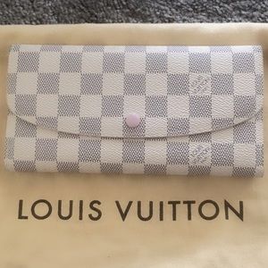 💥SOLD💥💯%Auth Brand New Louis Vuitton wallet